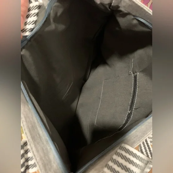 Lilo & Stitch character print Bag. Cute canvas type style big bag - Picture 6 of 8